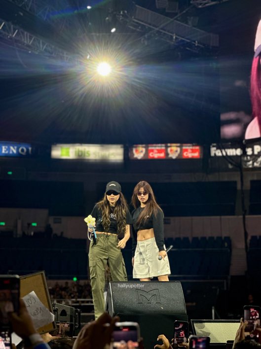 yvescolz's tweet photo. hello naman sa no. 1 kapamilya loveteam ngayon ✨ ANG LALA NG SPARKS OH https://t.co/s3v8UgOOoi