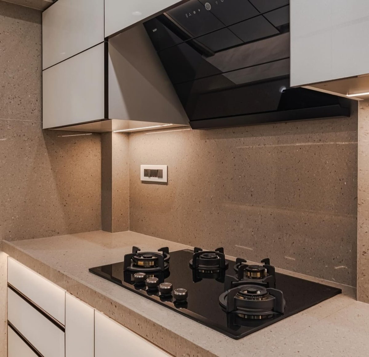KKModularKitchn's tweet image. Explore KK Modular Kitchen’s designs!

Our reel features parallel kitchens that combine practicality, elegance, and space-maximizing design.

Let KK Modular Kitchen turn your kitchen into a beautiful, efficient masterpiece!

 #KKModularKitchen #SleekDesign