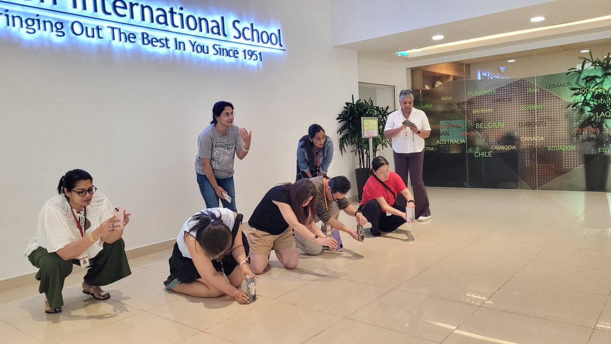 Art_Gis's tweet photo. Parent workshop with #professionalphotographer Sean Liew helping members of our GIS community raise their smartphone photography game #lifelonglearning #keeplearing #smartphonephotography #wearegis https://t.co/Mxoh8O143W