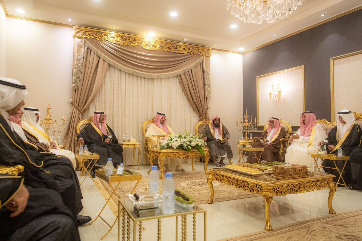 HashimmAlsharif's tweet photo. تشرفت بزيارة كريمة من صاحب السمو الملكي الأمير سلمان بن سلطان عبدالعزيز 
أمير منطقة المدينة المنورة حفظه الله 

وكان لكلمات سموه التي يترجم بها توجيهات القيادة الحكيمة وحرصه على التواصل مع كافة القبائل أعظم الأثر في النفوس

فباسمي وكافة ذوينا أقدم لسموه أصدق الشكر على هذه الزيارة https://t.co/TBo6QrVZuX