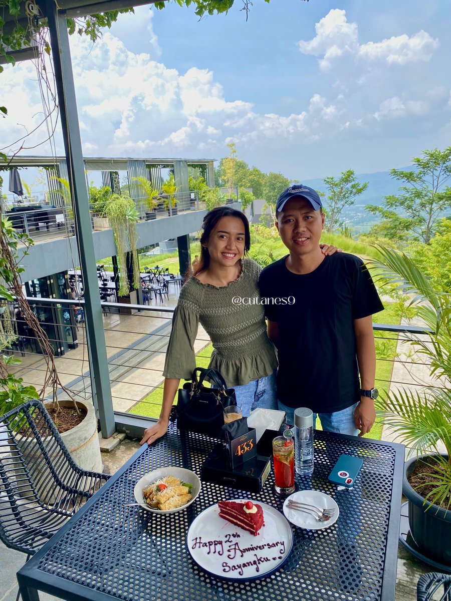 cutanes9's tweet photo. Happy second wedding anniversary my love to many many more. Love you so much Bee MasyaAllah Allahummabaarik 👩🏻‍❤️‍👨🏻🥰 https://t.co/6r7HSrWJqn
