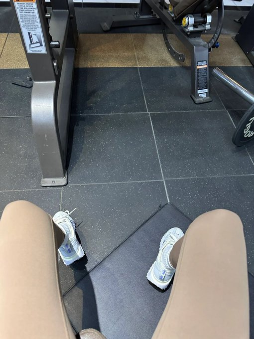 Garbageasdf's tweet image. 運動するたびに必ず成果が出ます。少なくともお腹のぽっこりした女性にはなりません。