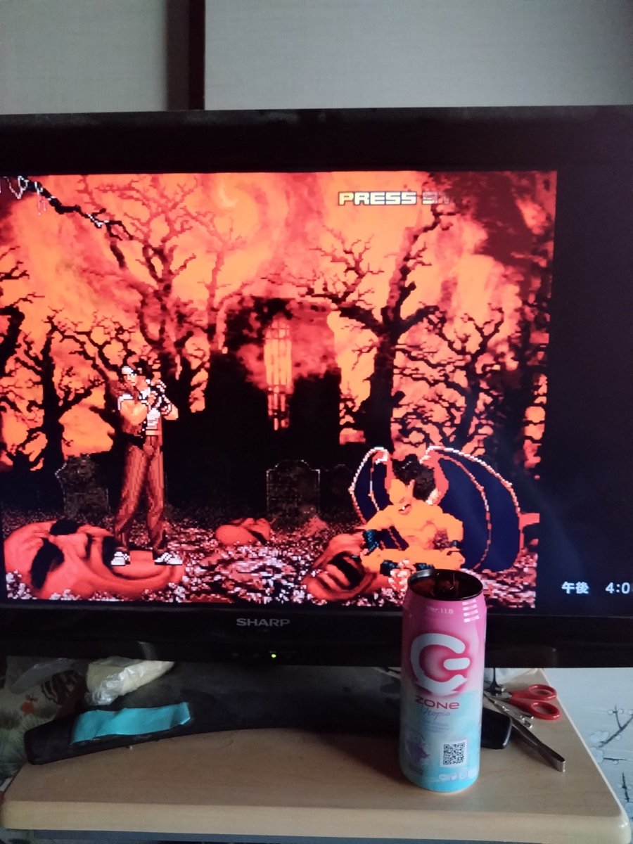 ONorespect's tweet photo. KOFNW＆SVC神ゲー🎮️ZONEUtopia飲みながらKOFNW＆SVCお気に入り若ギース＆レッドアリーマー戦♪\( *´ω`* )/#KOFNEOWAVE♪＃SVCchaos♪#ZONeエナジー♪＃Utopia https://t.co/QWbi9NcIJu