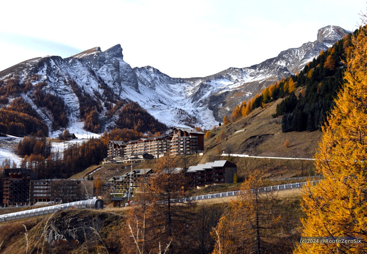 routezerosix's tweet photo. La Foux d'Allos (1800 m) en ce moment 🍂❄️

#LaFouxdAllos #ValdAllos #AlpesdeHauteProvence #BaladeSympa #MagnifiqueFrance #RegionSud https://t.co/oHtYYBOstI