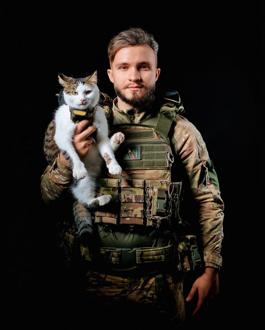 aliashukua's tweet image. Сьогодні 1000-й день війни, через 3 дні буде мій 1000-й день як я пішов добровольцем до збройних сил України. Дякувати Богу, досі живий і здоровий. Війна забрала в мене найцінніші роки які я планував витратити на побудову карʼєри своєї мрії і сімʼї. І війна забрала в мене цю…