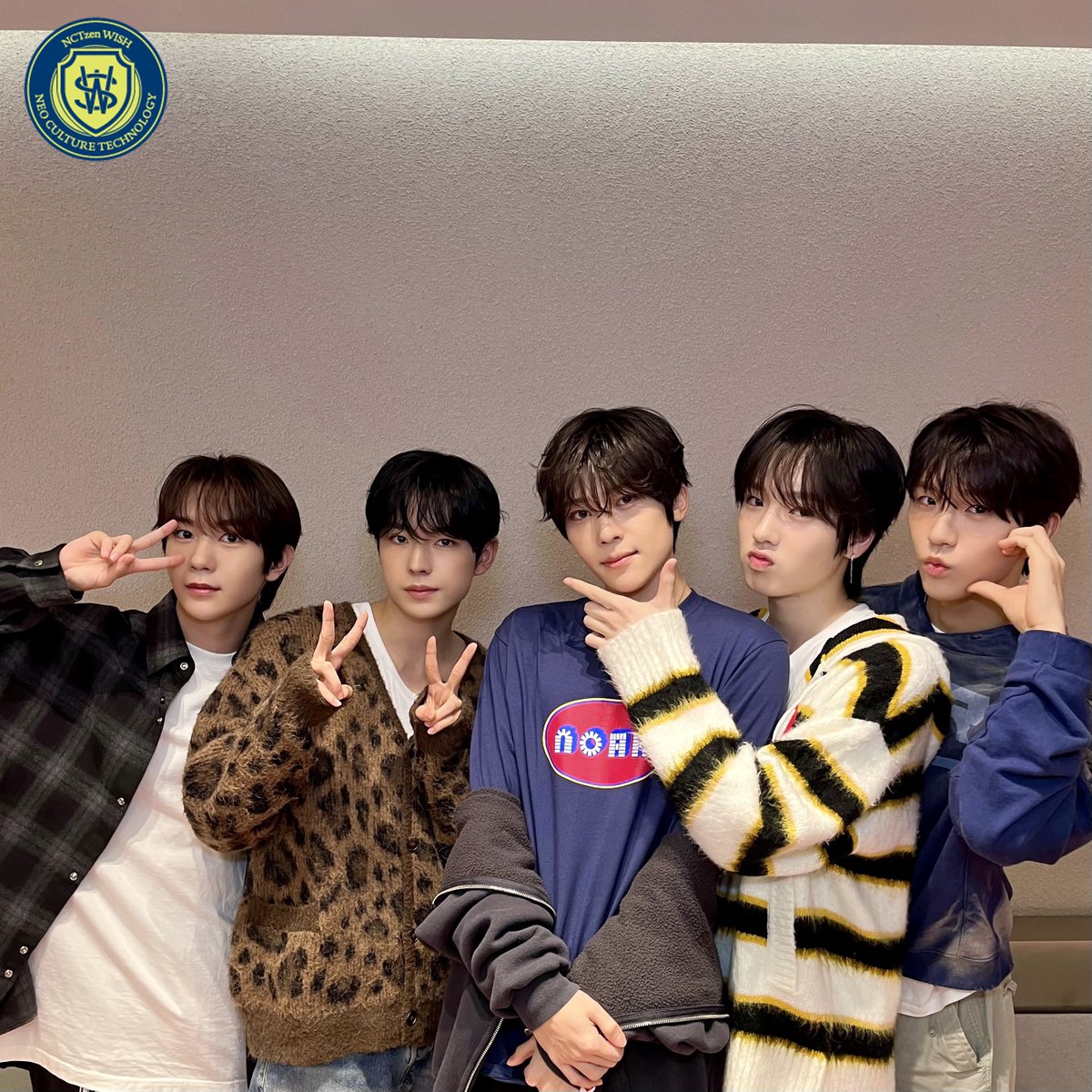 poolcompany24's tweet photo. ⠀
CELEB : 엔시티 위시 재희
MEDIA : 공식 위버스
BRAND : #TILLDAWN #틸던
ITEM : ART HOODIE (NAVY) https://t.co/zPXKzopp50