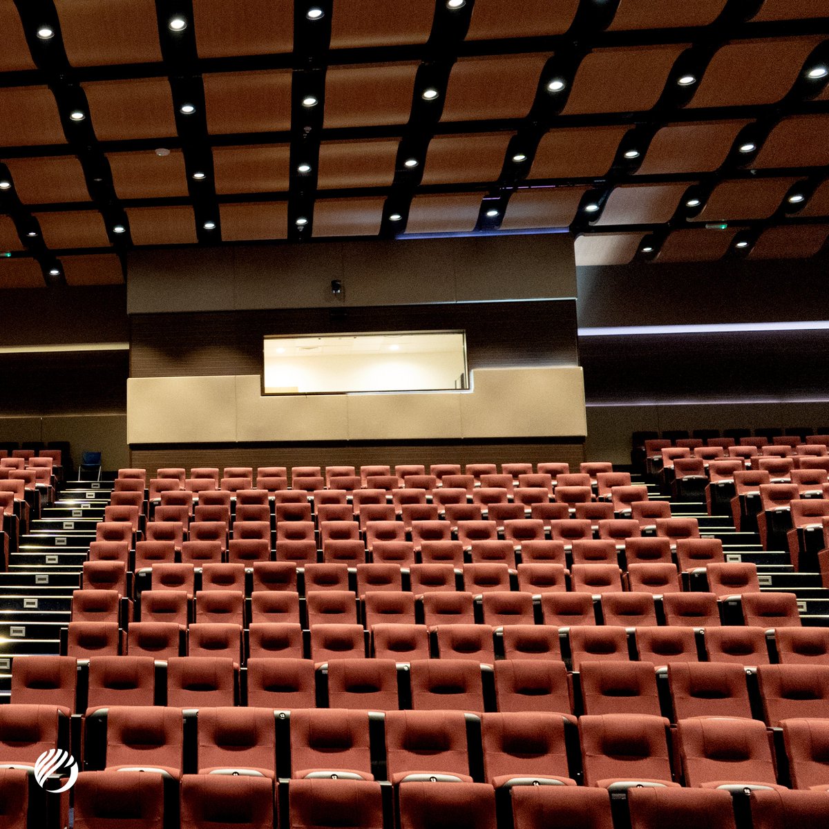 OasisMena's tweet image. Oasis Enterprises is proud to provide Pro AV solutions for Al Mawakeb Schools&apos; auditorium. With an Annual Maintenance Contract (AMC), we ensure seamless AV performance through regular check-ups, supporting top-tier learning experiences. #OasisEnterprises #ProAVSolutions #AMC