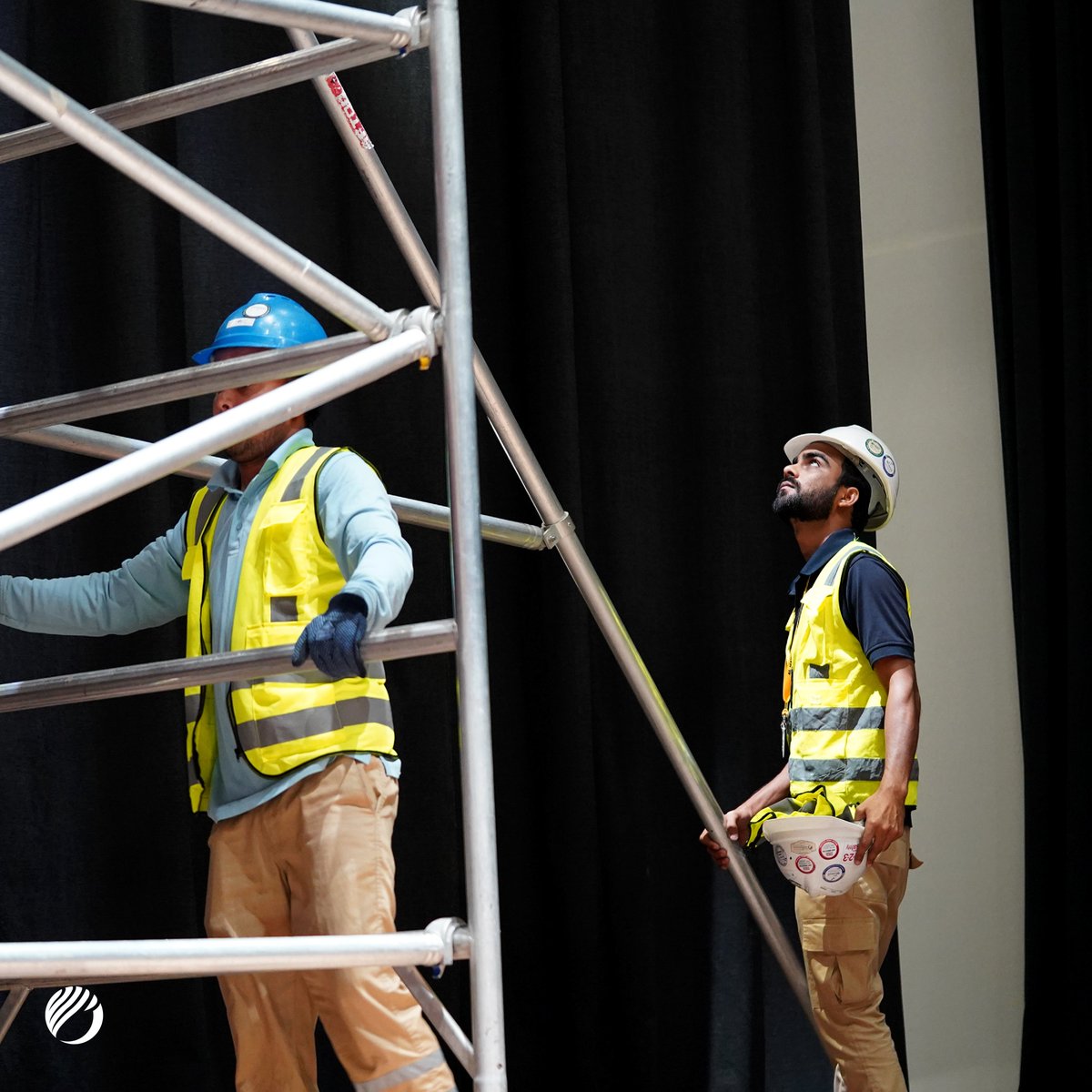 OasisMena's tweet image. Oasis Enterprises is proud to provide Pro AV solutions for Al Mawakeb Schools&apos; auditorium. With an Annual Maintenance Contract (AMC), we ensure seamless AV performance through regular check-ups, supporting top-tier learning experiences. #OasisEnterprises #ProAVSolutions #AMC