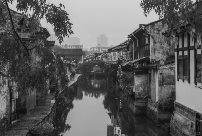 Is Shaoxing the city with the most Southern Yangtze charm?绍兴是最有江南韵味的城市吗？
#Shaoxing #ShaoxingTravel #YangtzeRiverDelta #WaterTownInJiangnan