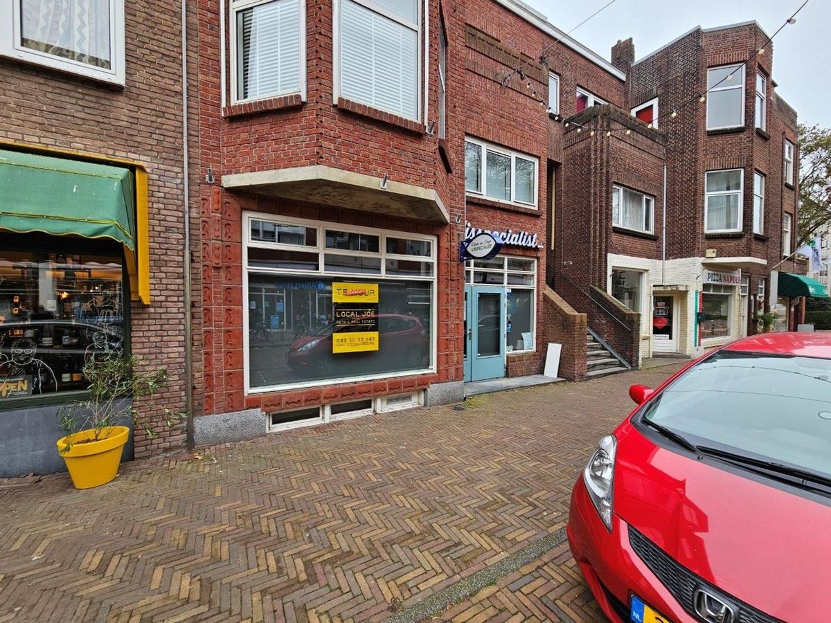 LocalJoeNL's tweet photo. #BIGGERBUSINESSINTOWN!

@odinfoodcoop opent #vestiging aan de #Fahrenheitstraat 656 te #DenHaag.

Steven de Neeff van #LocalJoe stond #verhuurder bij.

#verhuurd #realestate #vastgoedtransacties #vastgoedberichten #rentastore #deal https://t.co/qjRX3dBLpa