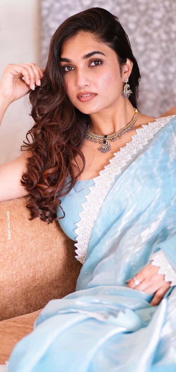 WallpaperIndian's tweet photo. Cutie 👑 Susmitha Nayak ❤️

#SusmithaNayak #Susmitha #Actress https://t.co/7nN5zOj5qG