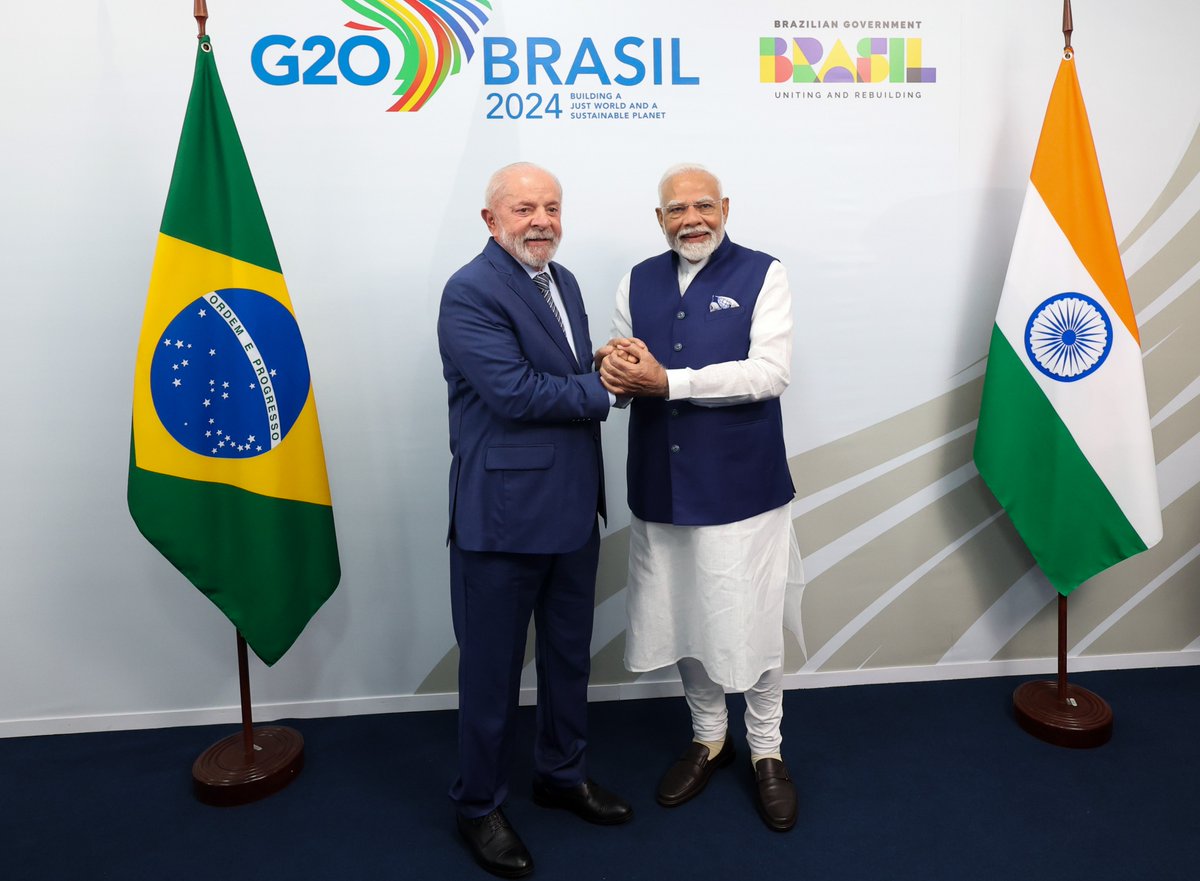 narendramodi's tweet image. Conversei com o Presidente Lula durante a Cúpula do G20 no Rio de Janeiro e parabenizei o Brasil pelo excelente exercicio da Presidência do G20.  Aprofundamos os laços entre as nossas nações e reafirmamos o  nosso compromisso com a cooperação em diversos setores como os de…