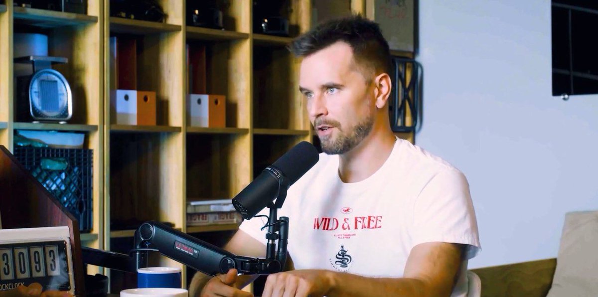 CendonMabel's tweet photo. #TuesdayGraham Good day @GrahamWardle and fans.
Have you not yet seen the first podcast of the 3rd season of @TimeHasComePod by Graham Wardle with Christopher Arcella @ChrisArcella .. ?? Here is the link... not to be missed..!!! 😉 https://t.co/iCYA9DXIVj https://t.co/WTl1kQnlsb