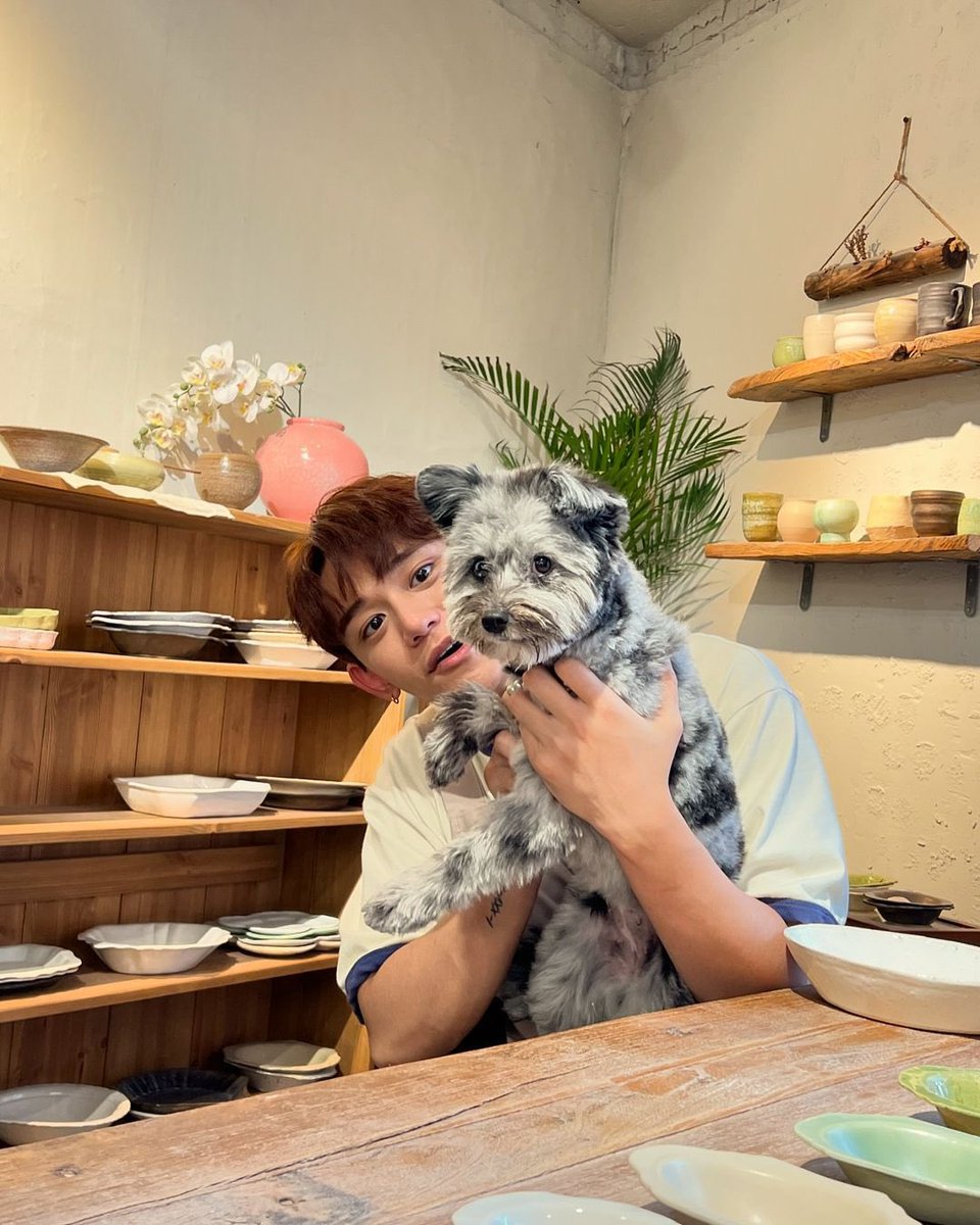 yukheismile's tweet photo. LUCAS 😭 the cutest thing I’ve seen today!! https://t.co/ywmz7PUwR8