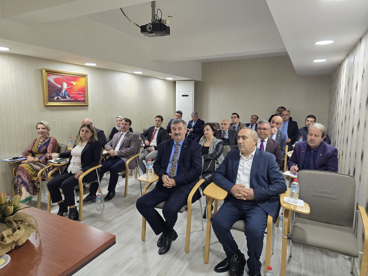 19.11.2024 tarihinde Manisa İlçe Nüfus Müdürlerinin katılımı ile 2024 yılına ait iş ve işlemlerin genel değerlendirme toplantısı yapılarak karşılaşılan sorunlar ve çözüm önerileri değerlendirilmiştir.
<a href="/itasyapan/">İbrahim Taşyapan</a> 
<a href="/TCNufus/">Nüfus ve Vatandaşlık İşleri Genel Müdürlüğü</a> 
<a href="/ManisaValiligi/">Manisa Valiliği</a> 
<a href="/AyseSerapGuney/">Ayşe Serap Güney</a>