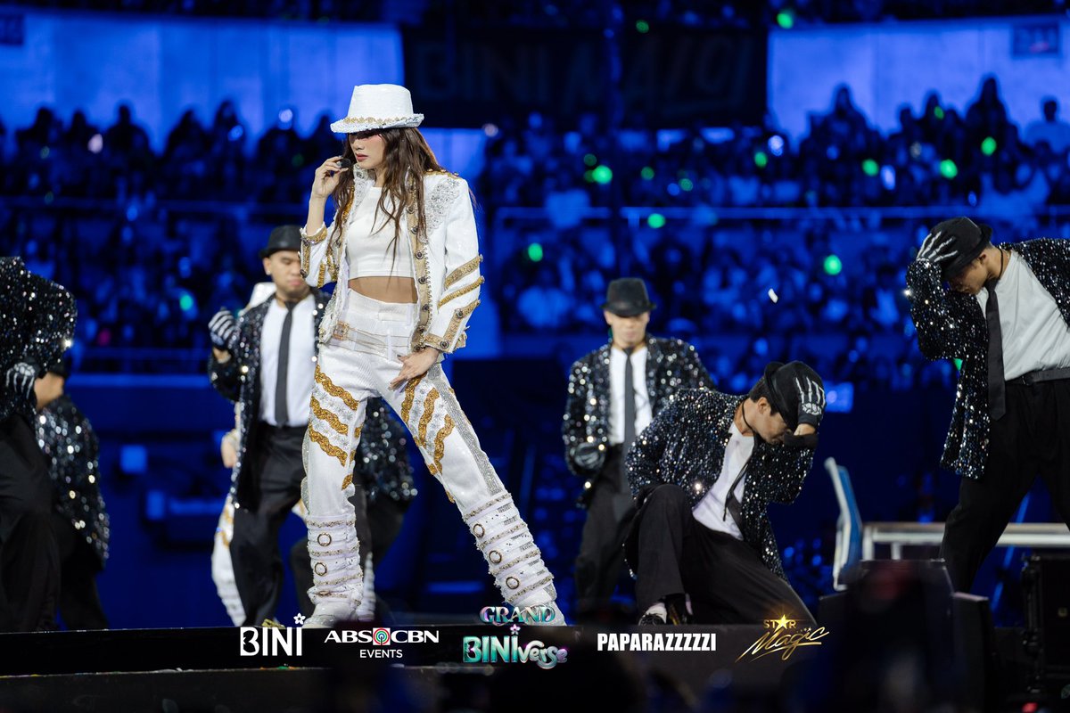 BINI_ph's tweet photo. #BINI: You’ve been hit by, you’ve been struck by a suave Michael Jackson duo prod of Bini Colet and Bini Sheena! 😎

📸 @paparazzzzzi

#BINIverseAraneta #GrandBINIverse #GrandBINIverseDay3 #BINI_Novemverse 
#ABSCBNEvents #ABSCBNMusic #TatakStarMagic #StarMagic https://t.co/6z7VmKY9m3