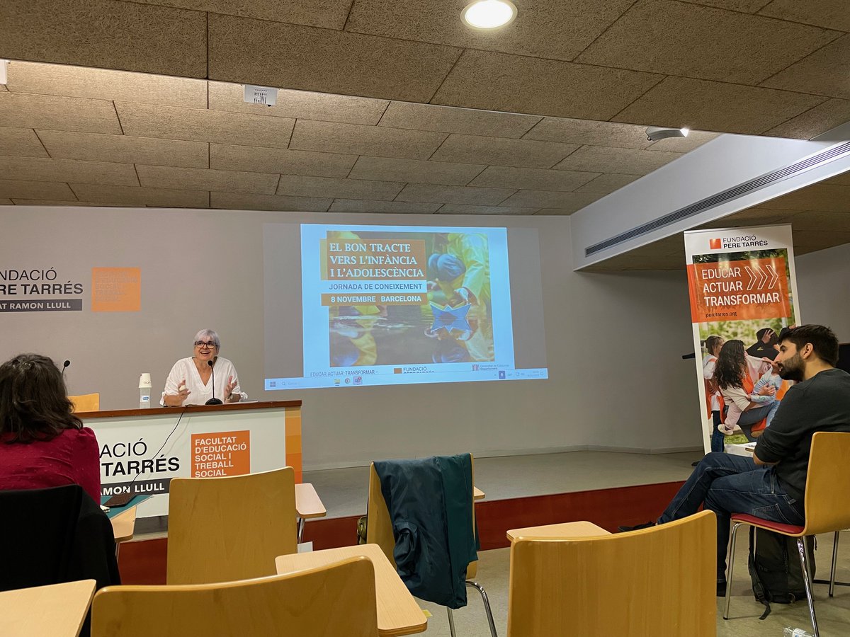 El passat divendres 8 de novembre vam participar a la jornada formativa sobre El Bon Tracte vers la infància i l'adolescència. Bones ponències, eines i experiències per a millorar en la nostra tasca al lleure educatiu #educantambelcor #bontracte