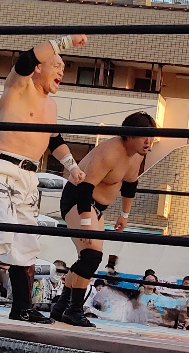 SuzuoR's tweet photo. ＠喜多見

「今日は勝てるかもしれない！」

星野さんのアピール！

………ちょっと長すぎたw

#星野勘九郎 選手
#神谷英慶 選手
#bjw https://t.co/8Jx4nuVX5t