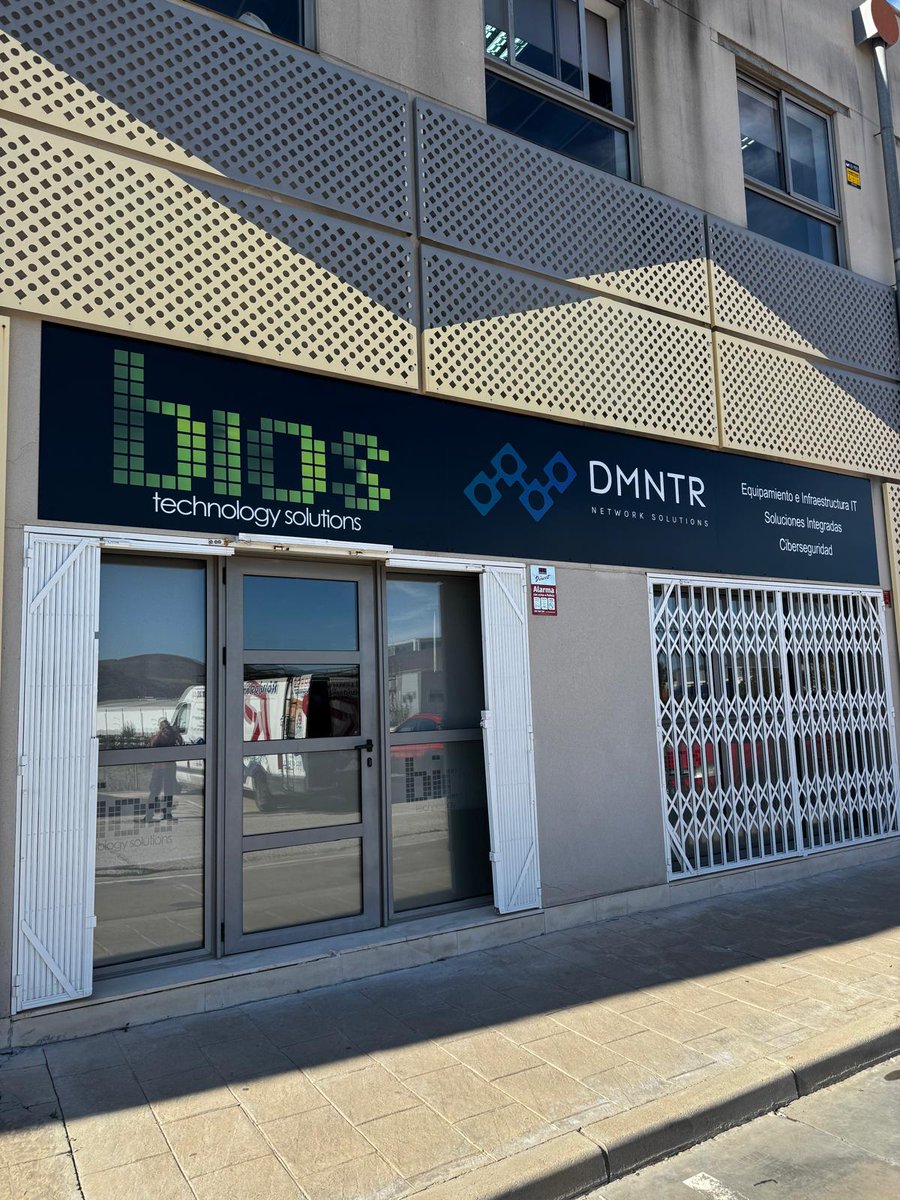 DMNTR Network Solutions 👻 AS204773 tweet media