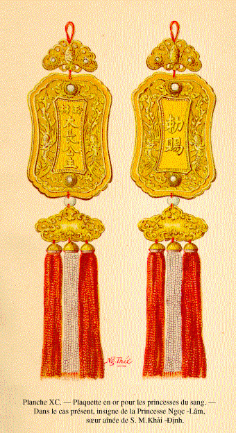 • Illustrations of the types of insignia and tokens in circulation during the Nguyễn Dynasty in the Bulletin des Amis du Vieux Huế, issue 3, 1922.
These insignia were worn on the chest to indicate rank, title, or office in the court.
#Vietnam #Nguyendynasty #Vietnamese_culture