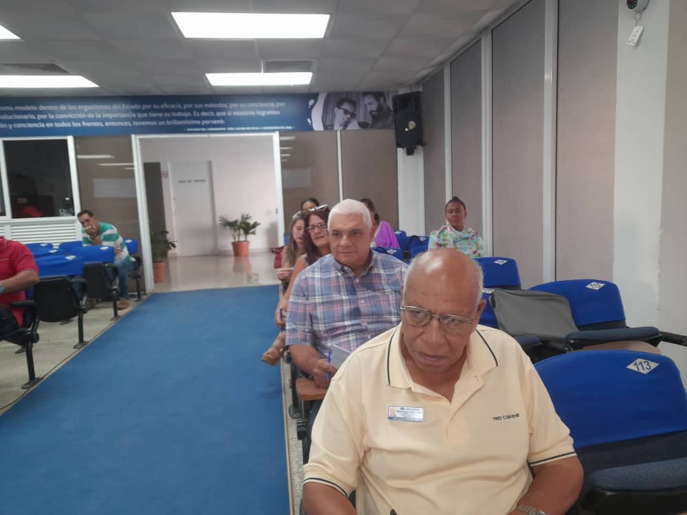 En #Videoconferencia, con los #DelegadosdelINRH, evaluamos, cómo se esta enfrentando la contingencia energética, la situación con el abasto de agua, saneamiento y la recuperación de las afectaciones, en las provincias afectadas por Huracanes y Sismo #CubaViveYVence #INRHCuba