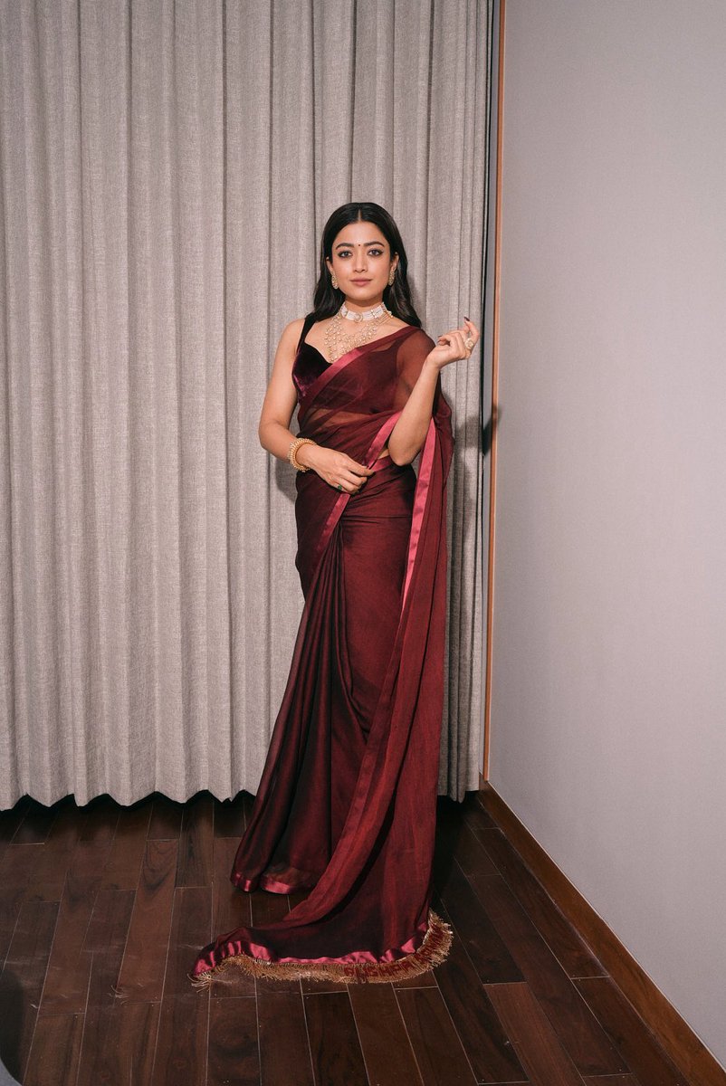 iamRashmika's tweet photo. A night to remember- 17.11.2024 
Patnaaaaaaa! 
I love you toooo much thankyou so much for this kind of maddening love! ❤️ https://t.co/BHDJFFVdTV