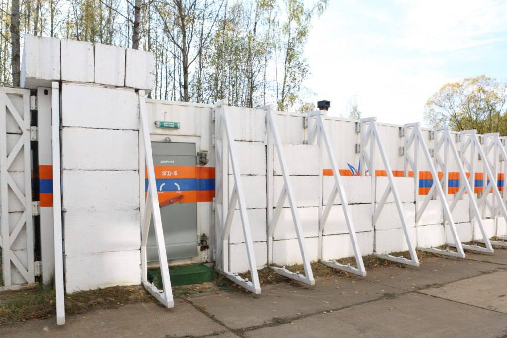 osint_69's tweet photo. The production of mobile nuclear fallout shelters has started in russia. The price and availability of the Cube-M is unknown. 

These shelters are no doubt inferior to US-made Vault-Tec vaults. https://t.co/yBw6A2I9qK