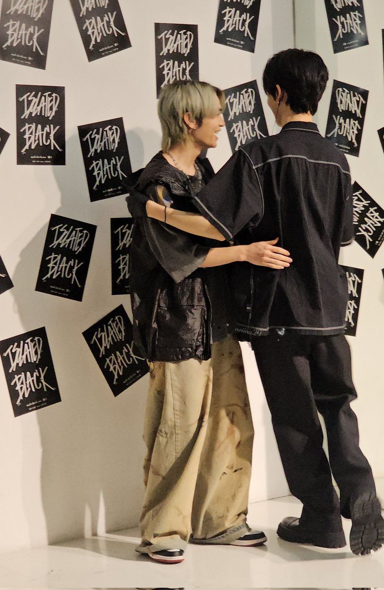 MyYunaaa_'s tweet photo. Finally all the questions that crossed my mind were answered 🥺🤍
ISOLATED BLACK EXHIBITION DAY 4
#isolatedblvckexhibition #JamesSu #Jamesna #Gammo
@Jamessu_w @Jamesnagon @gammo_sivasin https://t.co/4owNliyRea