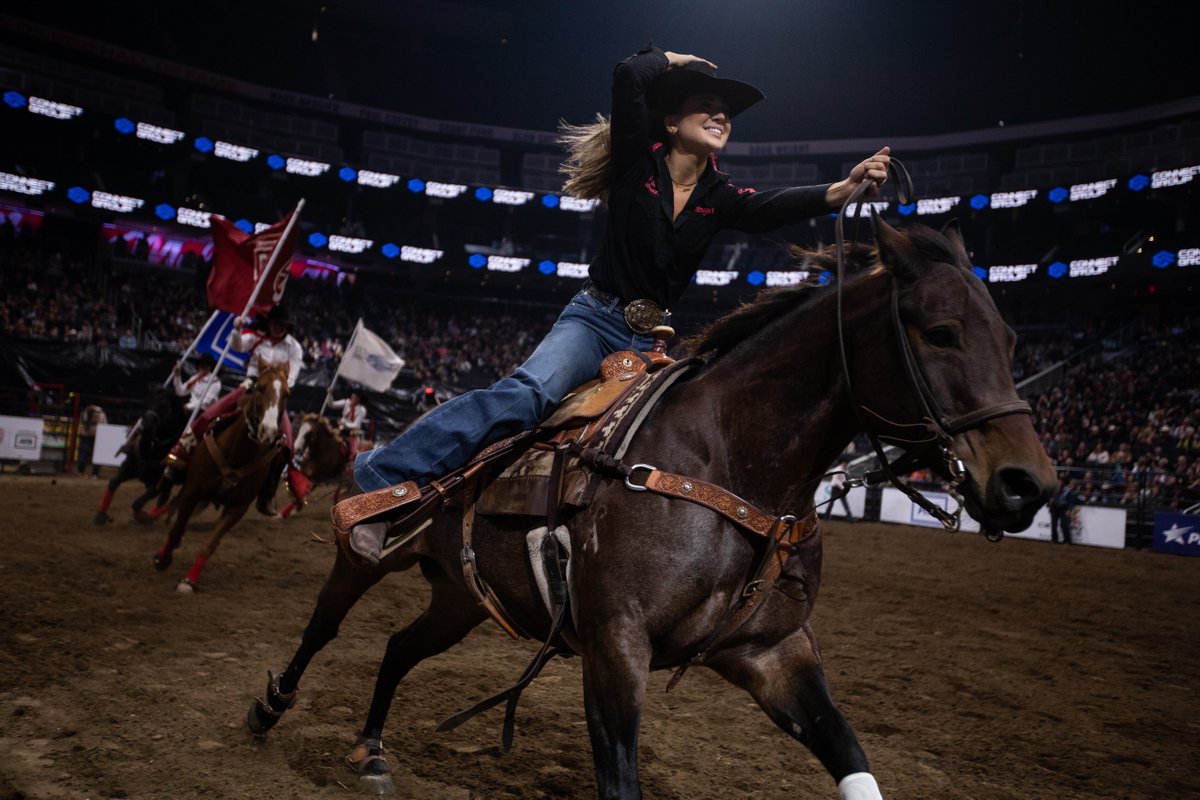 How Canadian cowgirls have corralled a new space for women in rodeo with breakaway roping theglobeandmail.com/canada/alberta…