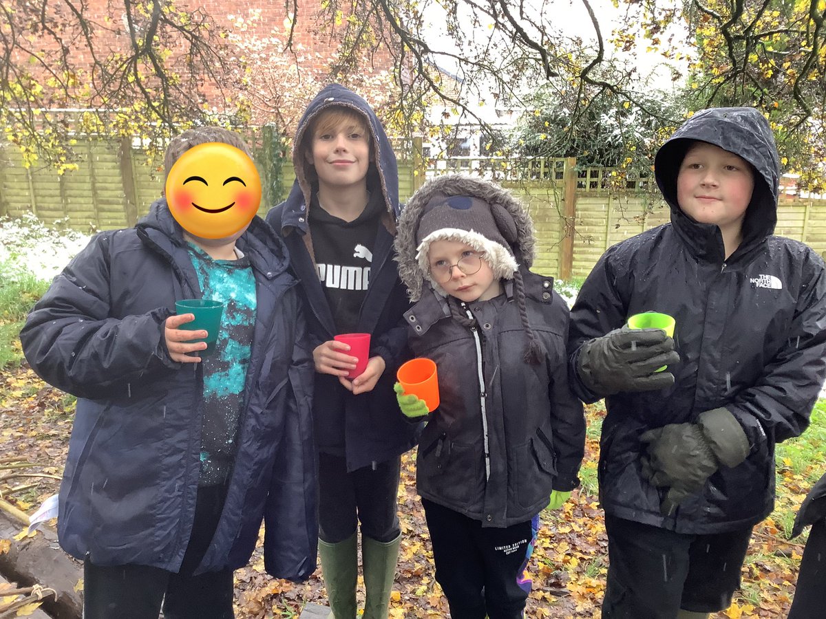 LittledeanSch's tweet photo. Maple Class had a great time doing outdoor learning in the Forest School area this morning, when not complaining of being cold! https://t.co/hCFlQEsgyI