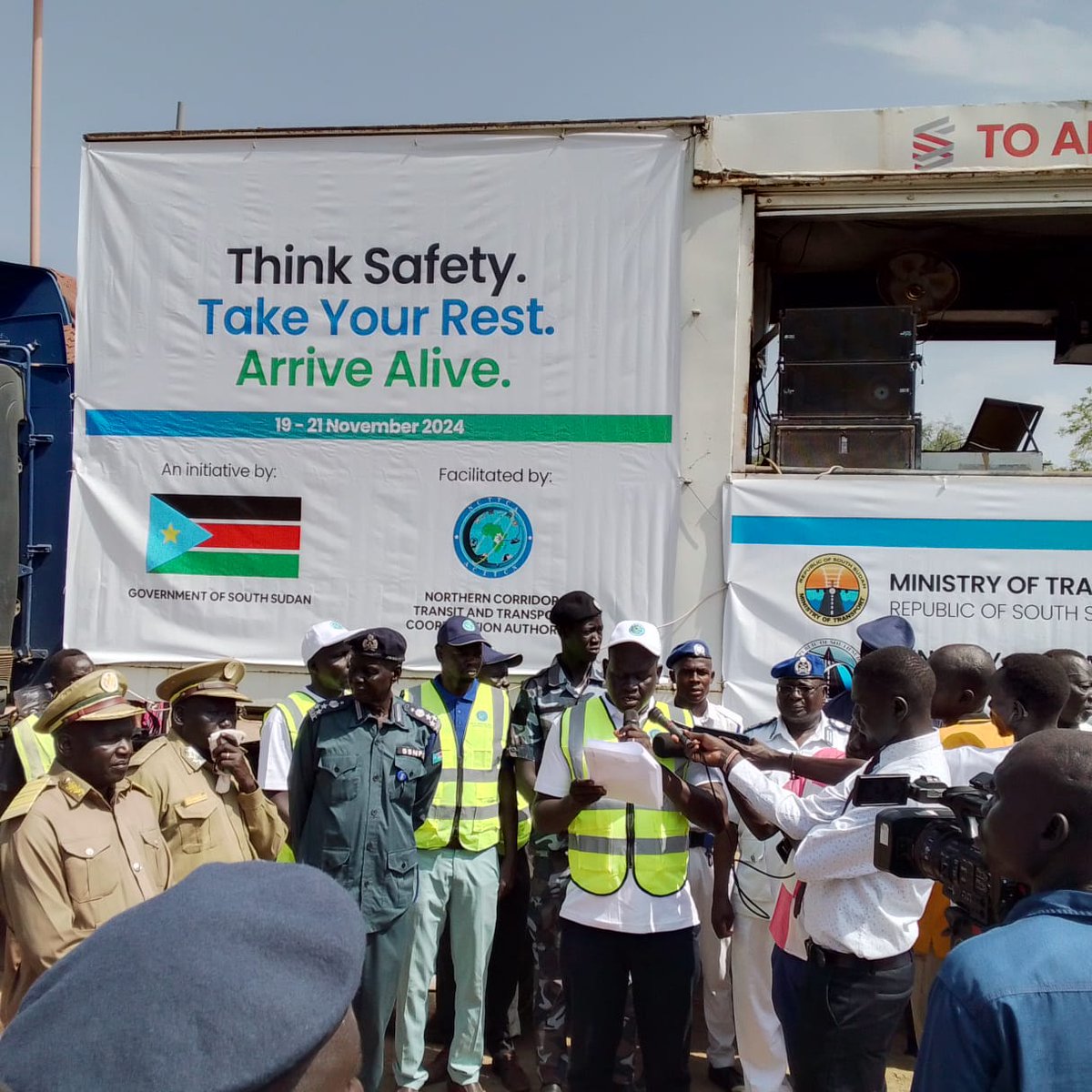 NorthernCoridor's tweet image. 📢 Happening now!
The government of #SouthSudan has launched a road safety awareness campaign in Juba facilitated by @NorthernCoridor . The initiative educates and sensitizes all road users to be responsible to reduce fatalities from road accidents.
#ThinkSafety #ArriveAlive
