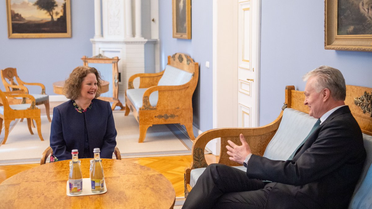We are pleased to announce that <a href="/LizBoyles/">Liz Boyles</a> presented her credentials to the President of the Republic of Lithuania <a href="/GitanasNauseda/">Gitanas Nausėda</a> today &amp; is now officially on duty as 🇬🇧His Majesty’s Ambassador to #Lithuania. We'll work hard to bring more of 🇬🇧 to 🇱🇹 &amp; more of 🇱🇹 to 🇬🇧! #UKinLT