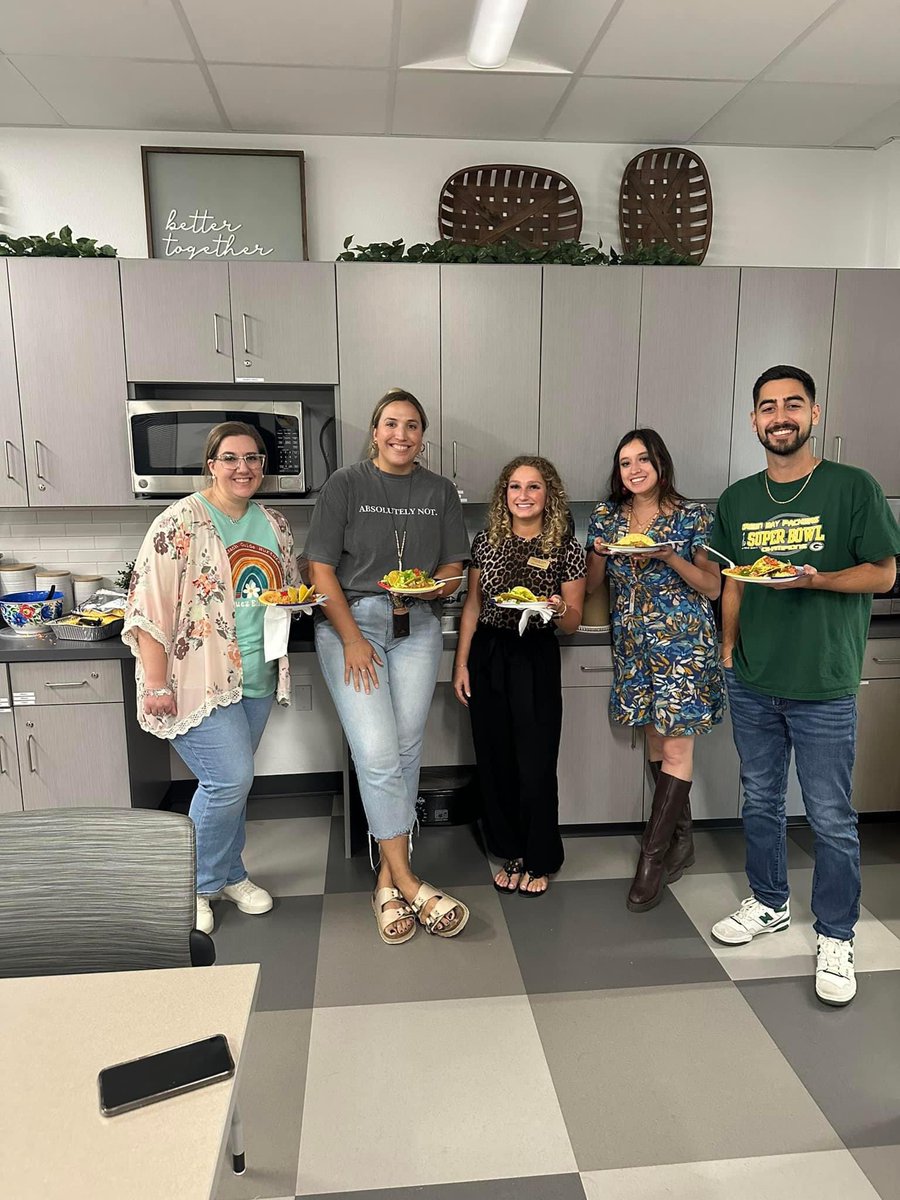 SMCISD_Rod's tweet photo. It’s officially Thankful Week at Rodriguez! Yesterday, our amazing teachers and staff enjoyed delicious snack cakes and coffee from Joey Castillo with A+FCU, plus a tasty taco lunch from our wonderful PTO! 🌮☕️
#ThankfulWeek #TheKnightWay 🍁💜 https://t.co/cyvcz9HnvT
