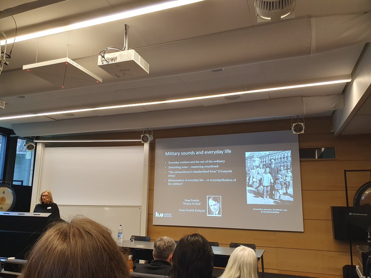 Learning about the history of swedish public emergency sirens. And how #evacuation exercises were done in 1951!