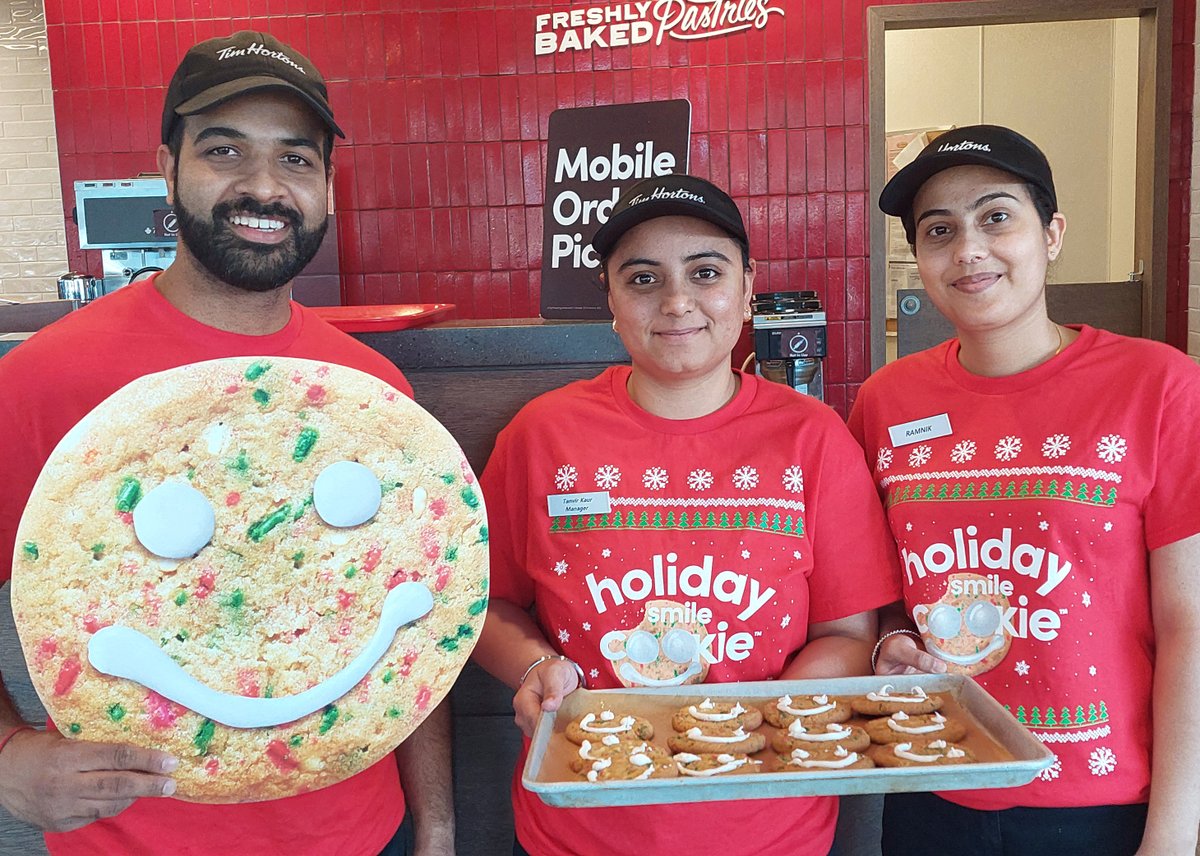 FoodWs's tweet photo. For everyone heading to work this morning, the Hoover Park Tim Hortons team is ready to serve up coffee and Holiday Smile Cookies! 

Proceeds from our three local restaurants support the Whitchurch Stouffville Food bank and Tim Hortons Foundation Camps.

Thanks, Stouffville! https://t.co/7WTyrHtmwY