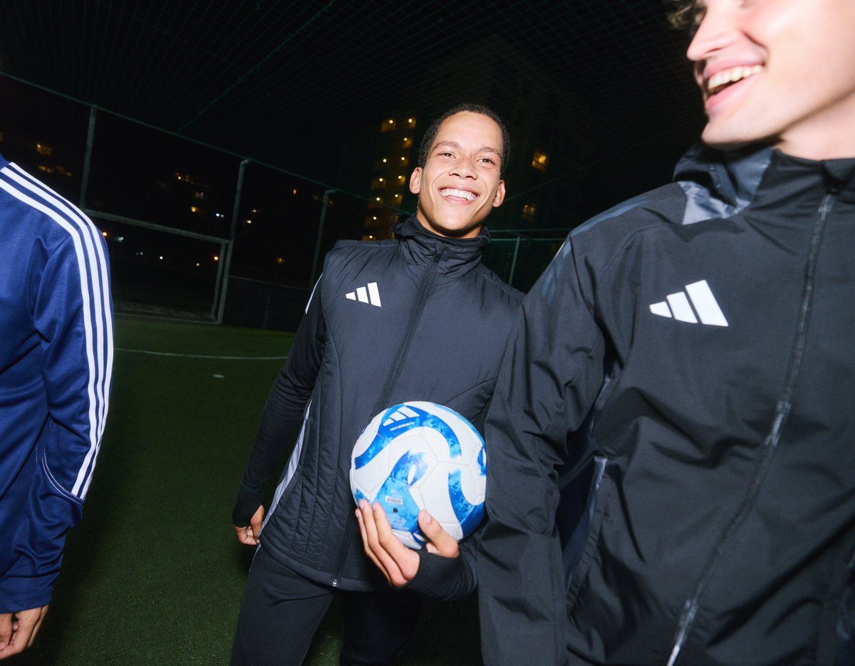 Black Friday is here!

Get up to 50% off apparel, 30% off footwear &amp; accessories + new styles dropping from 19–29 Nov! Shop your football gear for the season HERE!
adidas.co.za/black_friday?c…

Bonus: Sign up to adiClub for a chance to win DAILY prizes starting 25 Nov: 

Shoes for