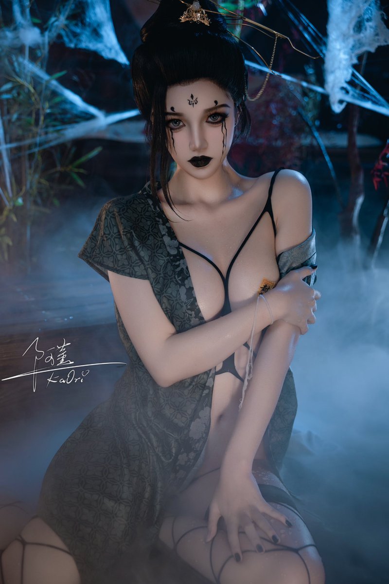 路我帮你铺好了
I paved the road for you.

#黑神话悟空 #四妹 #cos 
#BlackMythWokong #天命人 

@xyberdolls 
@xybereum 
@xyberlabs https://t.co/Ih35i2CExO