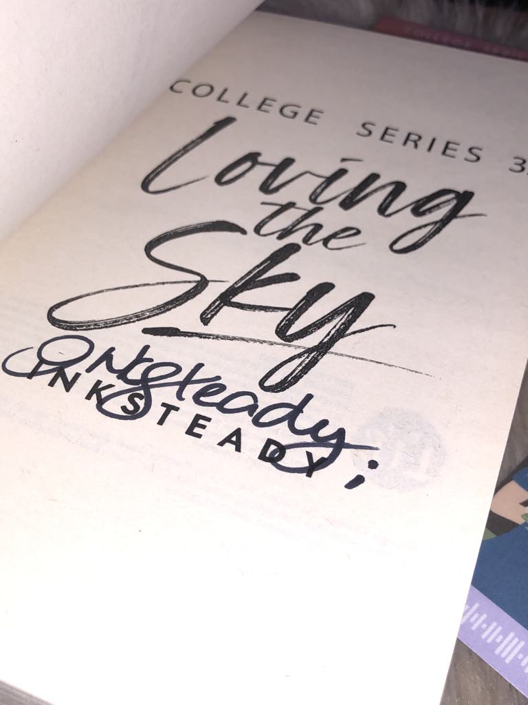 archiveofcalix's tweet photo. hellooo! baka may gusto sa inyooo. selling some of my books
“Taming the waves” by inksteady 
🌊 ₱600 + shipping fee
🌊 signed &amp; premium version w/o bookmark! 
"Loving the sky" by inksteady
☁️ ₱ 700 + shipping fee
☁️ signed &amp; premium version w/ bookmark!
☁️ w/ yellow stain https://t.co/uJiuQ3SXf1