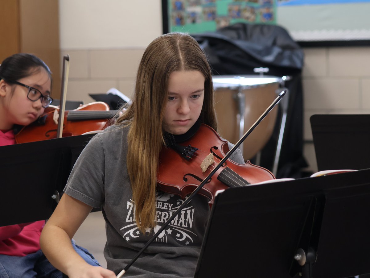 Mehlville School District (@mehlvillesd) on Twitter photo Brooklyn Vonderhaar, a <a href="/washeagles/">Washington Middle School</a> student, was selected to the Sixth-Grade Middle School Honors Orchestra. Congratulations! 💙🎻 #msdr9
Visit bit.ly/msdr9distincti… to view more award-winning students and staff! Brooklyn Vonderhaar, a <a href="/washeagles/">Washington Middle School</a> student, was selected to the Sixth-Grade Middle School Honors Orchestra. Congratulations! 💙🎻 #msdr9
Visit bit.ly/msdr9distincti… to view more award-winning students and staff!