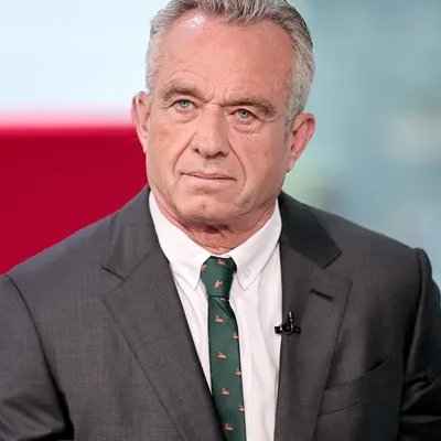 🚨 BREAKING: CDC employees are reportedly preparing to submit their resignation letters in large numbers following the announcement that RFK Jr. will head the Department of Health and Human Services.

What's your reaction?