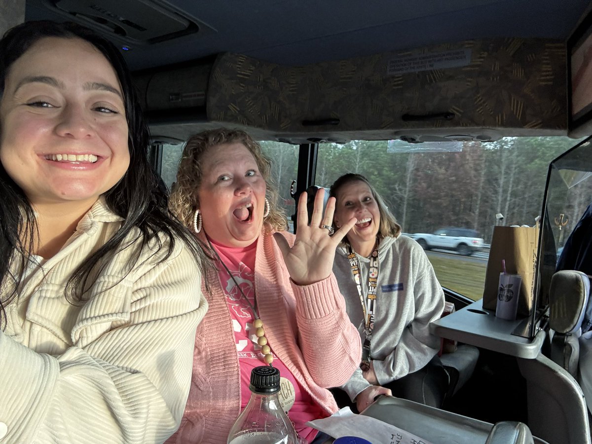 Valen Domanowski tweet media