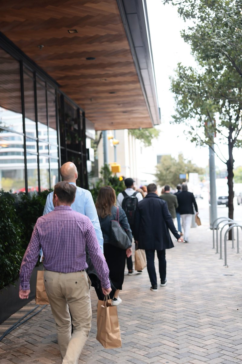 A highlight of Day 1 of #EFCgoBIG - the Franchisor Field Trip to <a href="/SportClips/">Sport Clips Haircuts</a> HQ! Joined by Georgetown, TX, Mayor <a href="/joshforgeorget1/">Mayor Josh Schroeder</a>, Sport Clips founder Gordon Logan shared the company’s keys to success and the vital role franchising plays in local communities as the area continues