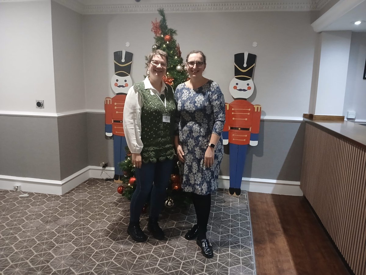 When @leedsloc went to the #ROC 😉

A cheeky snapshot from last week's Regional Optical Conference in York! 📸🤓🗨 Our incredible co-chair Liz, and committe member Maryna represented @leedsloc ☺️👏🏼👏🏼👏🏼