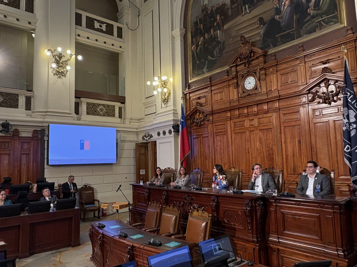 Sigue la transmisión en vivo del seminario “Nuevos Horizontes del Lenguaje Claro” organizado por la <a href="/RedLCChile/">RedLenguajeClaro🇨🇱</a>. 

Transmisión 📺: tv.senado.cl/tvsenado/progr…