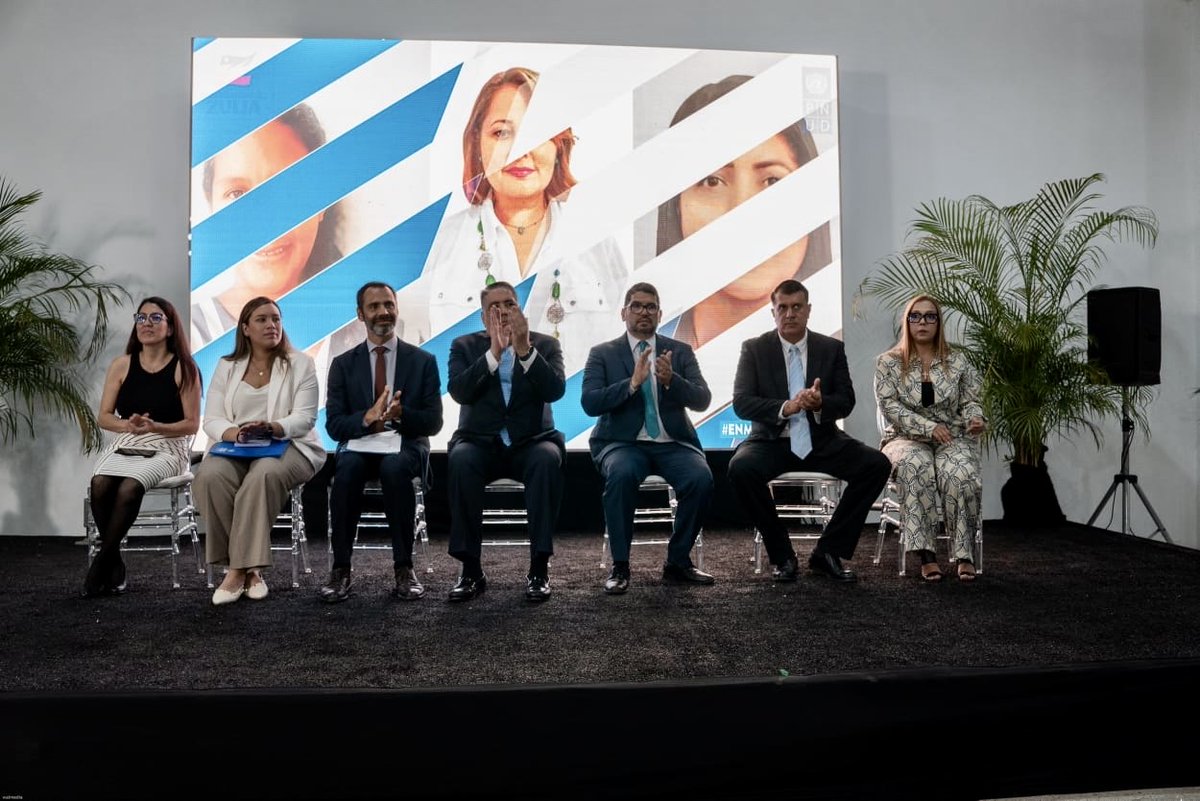 En Marcha Digital 🟰Una metodología diseñada para acompañar y brindar herramientas para potenciar a los negocios a desarrollar buenas prácticas.

📎 Conoce más de nuestra última certificación: undp.org/es/venezuela/n…