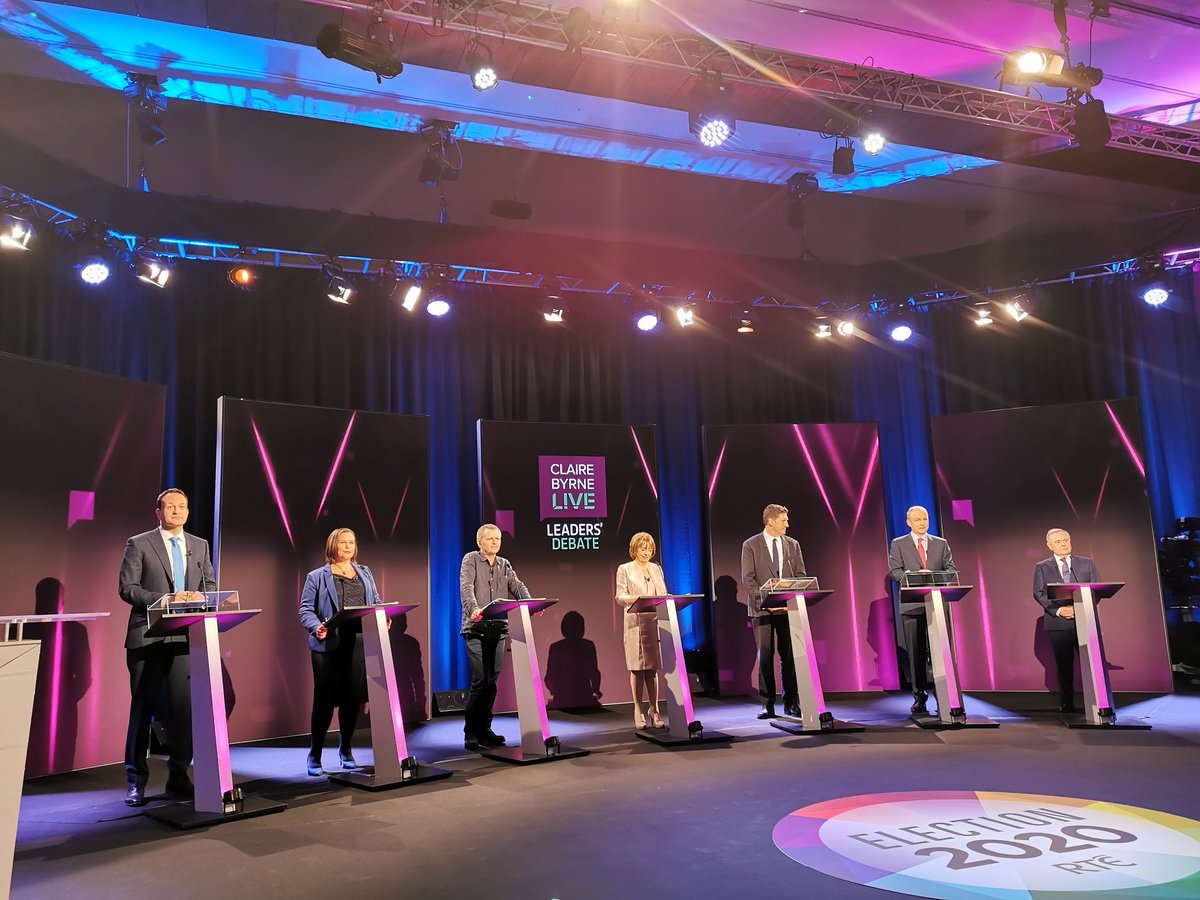 nwl88444048's tweet image. On the left is RTE's flagship #GE2020 leaders debate, with the presenter in the front of them all. On the right is last night when the presenter decided to put her podium in the middle giving most limelight to Micheal Martin, Simon Harris &amp;amp; Roderic O'Gorman (€725m bailers out!)