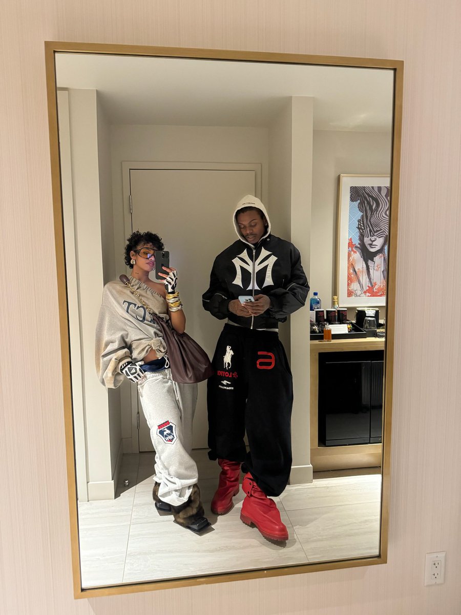 CjaySyre's tweet photo. Mr &amp; Mrs Blueprint. https://t.co/djIckdBIwu