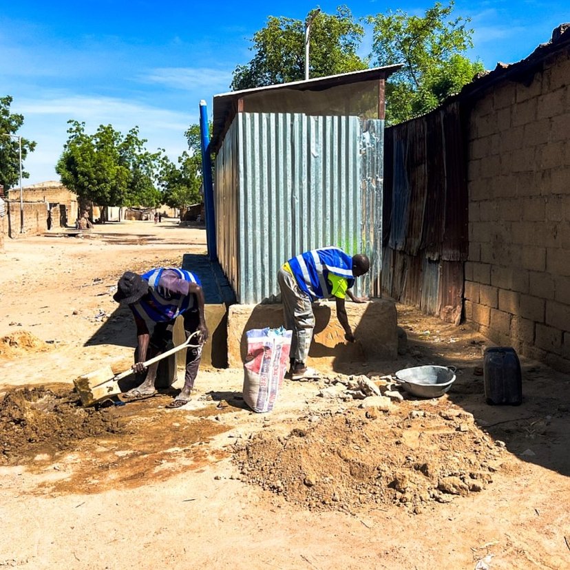 🚻3.5B people lack safe sanitation. This #WorldToiletDay, we highlight progress in Northern Nigeria:
✅ 50% reduction in open defecation
 ✅85% of households practice handwashing
 ✅Reduced cholera &amp; waterborne diseases
Together, we can achieve #SDG6 by 2030! 🌍#SanitationForAll