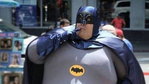 UnAustriaco's tweet photo. De Gordo Dan a Gordo Flan es un paso sólo.
Sin escala.
Ya lo dijo Batman.
Y Batman sabe de flanes. https://t.co/wQoLDyBjqk