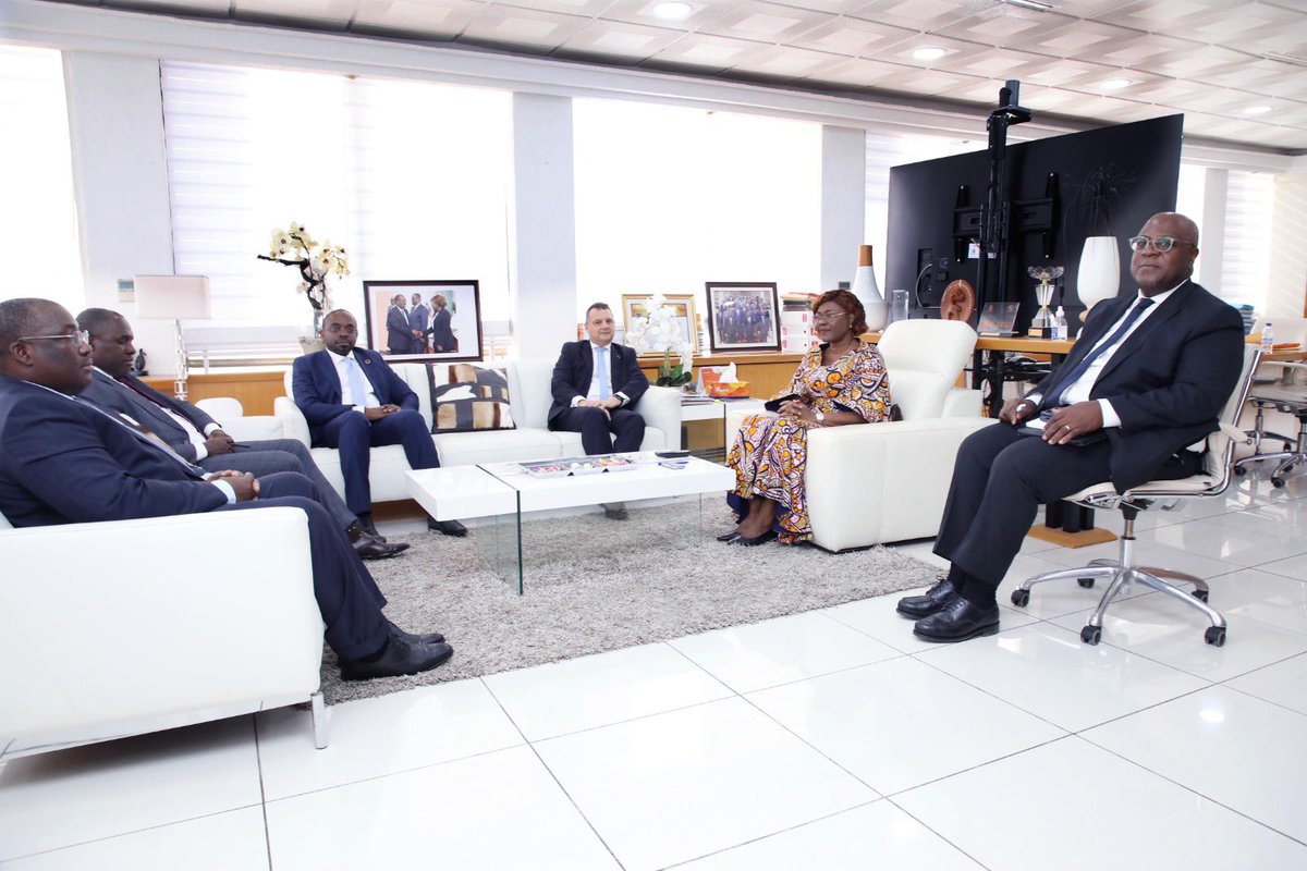 ONU_CIV's tweet photo. En visite à @niale_kaba, @jhrPoinsot a salué le partenariat @ONU_CIV-@MPD_CI. 
Il a remercié la Ministre pour son leadership dans la gouvernance et la mise en œuvre du Cadre de Coopération des Nations Unies 2021-2025 aligné sur le Plan National de Développement 2021-2025. https://t.co/e3AZPQA0Sa